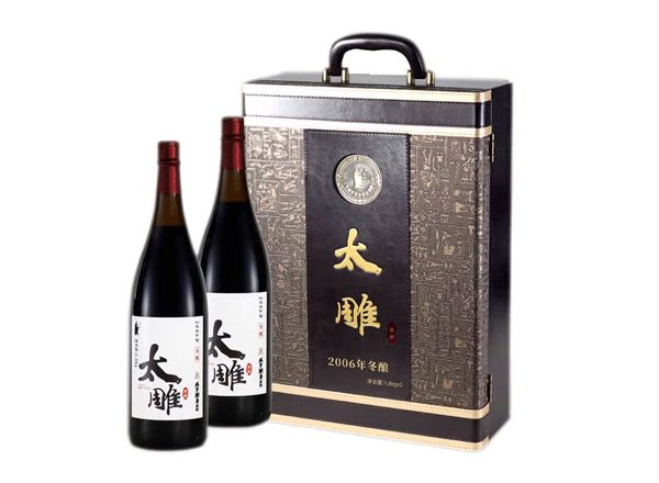 苏州回收太雕黄酒咸亨酒店太雕黄酒2006年冬酿1.8KG*2礼盒装绍兴黄酒